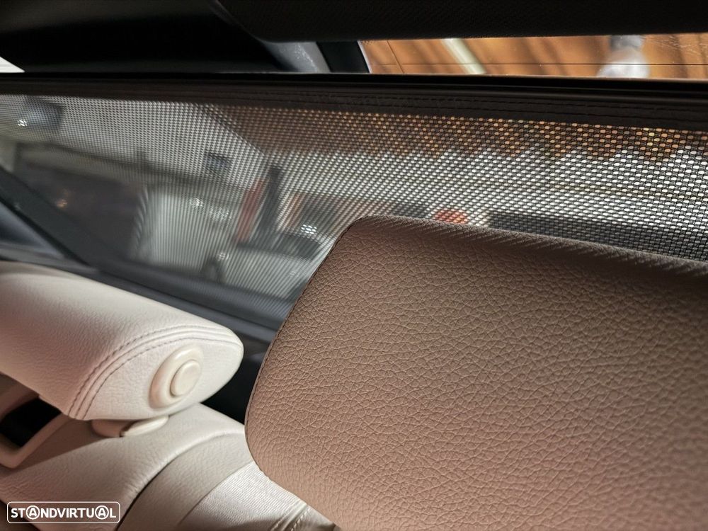 BMW 330 e iPerformance Pack M - 32