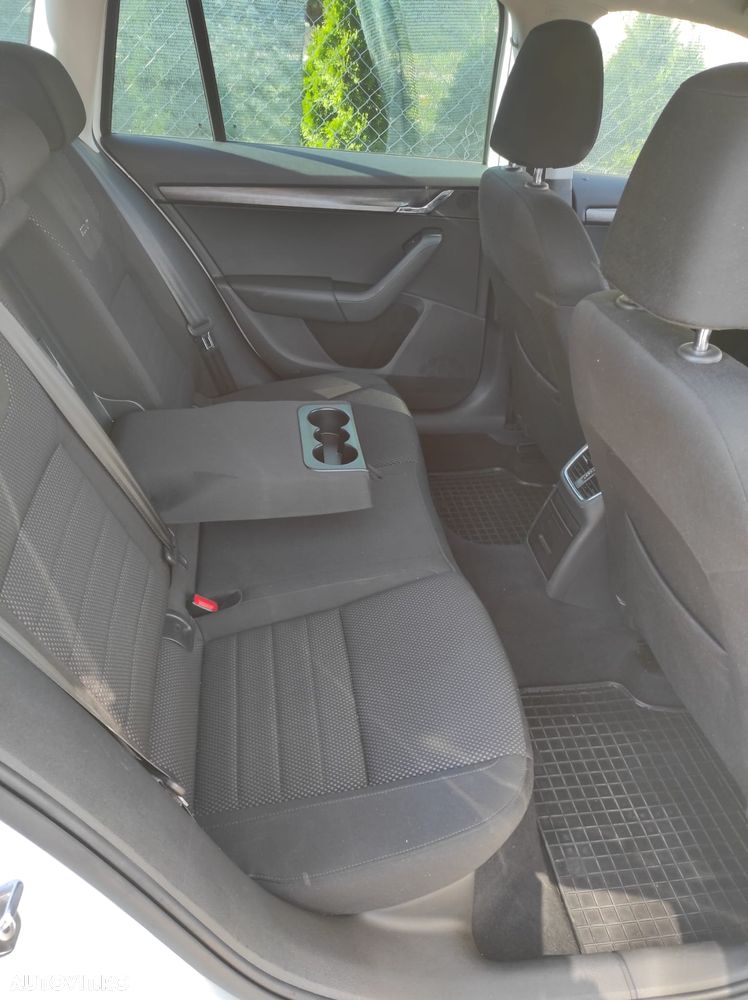Skoda Octavia 2.0 TDI 4x4 DSG Scout - 8