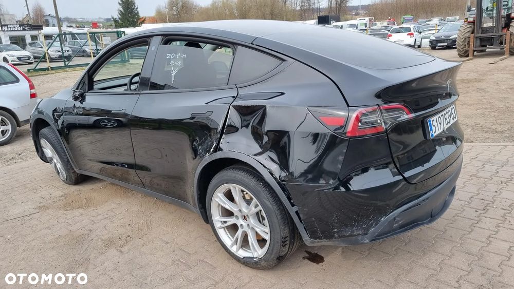 Tesla Model Y RWD - 12