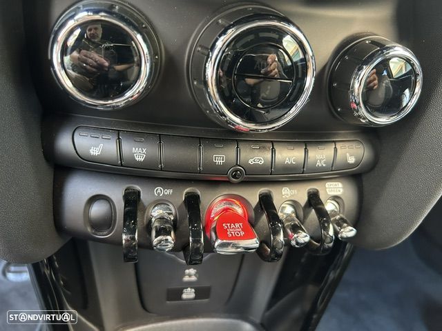 MINI 3 Portas Cooper Sport Edition Auto - 33