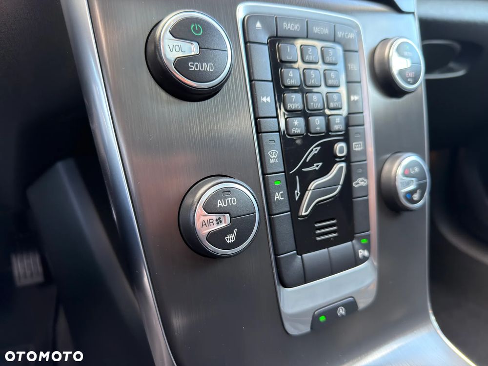 Volvo V40 D2 R-Design Momentum - 31