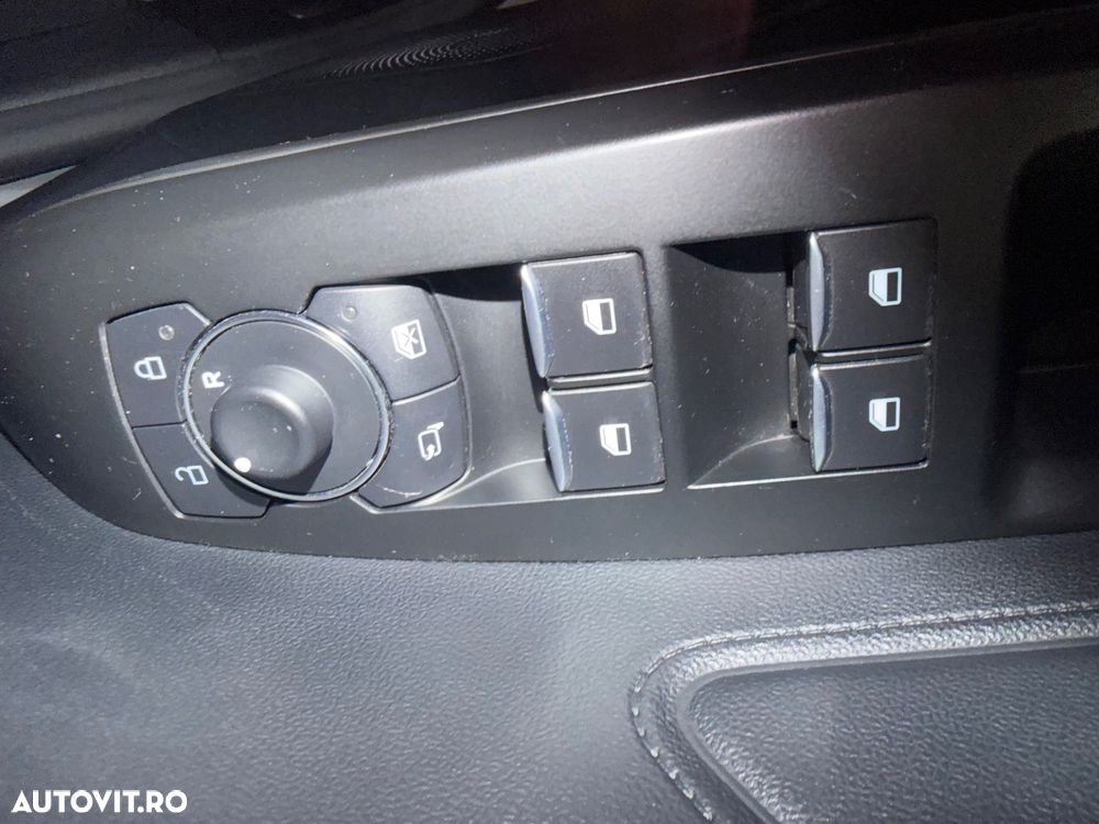 Ford Focus 1.0 EcoBoost Titanium - 37