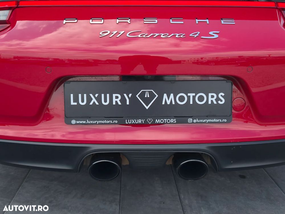 Porsche 911 Carrera 4 PDK - 32