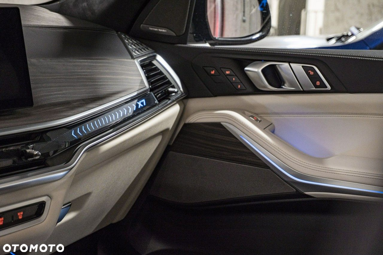 BMW X7 - 27