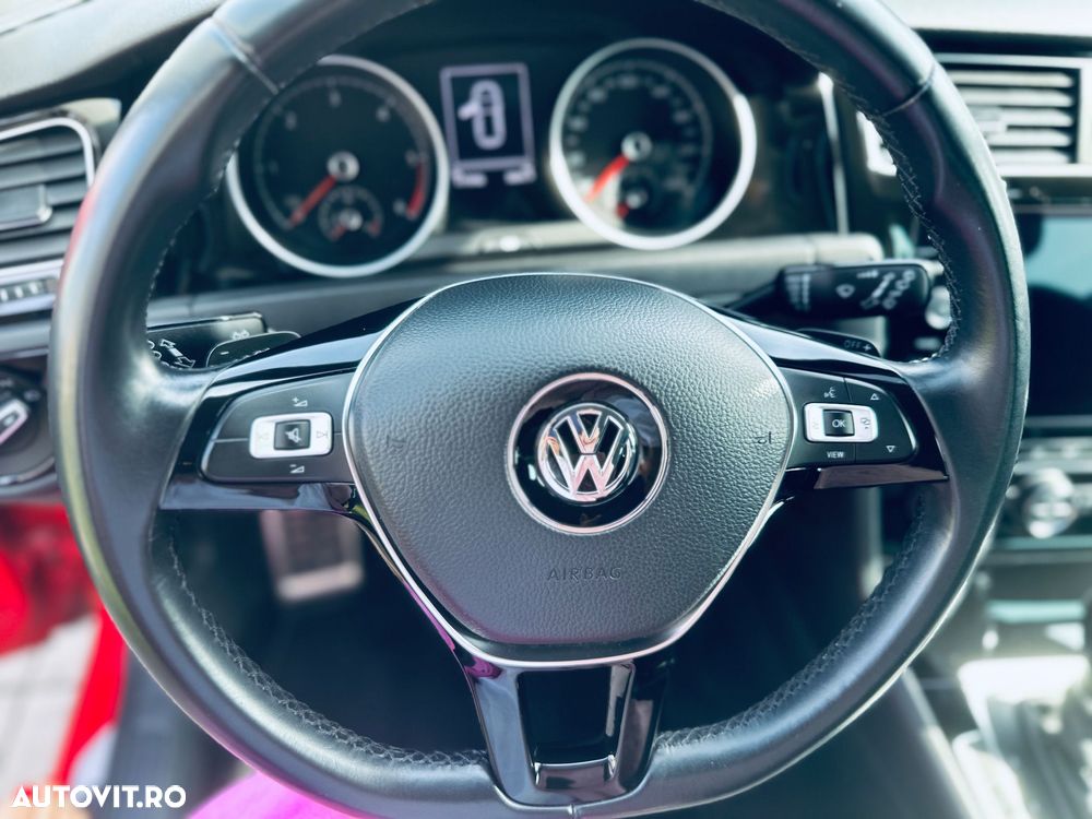 Volkswagen Golf - 12