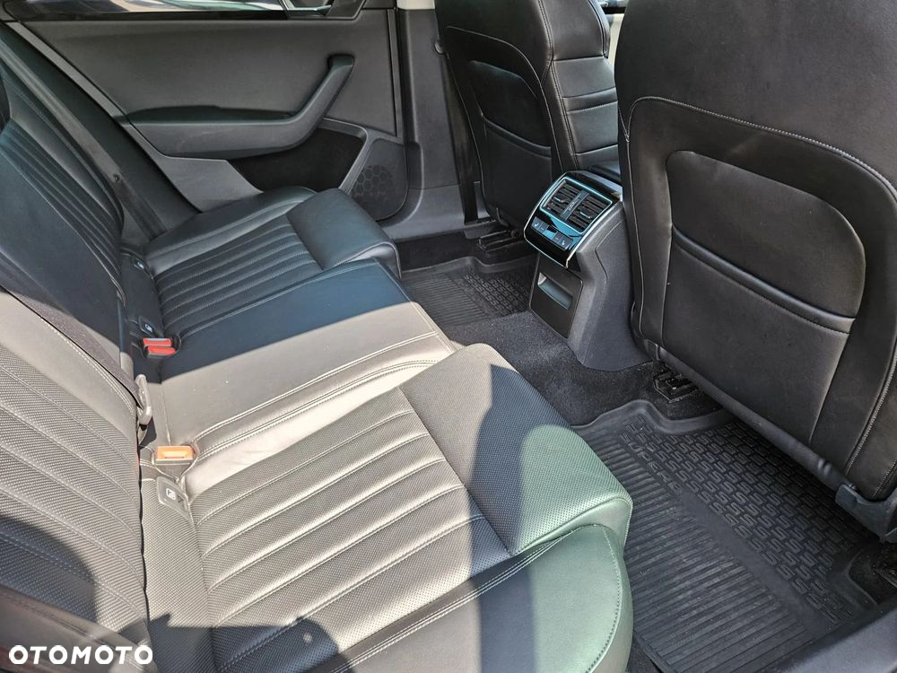 Skoda Superb 2.0 TDI L&K DSG - 19