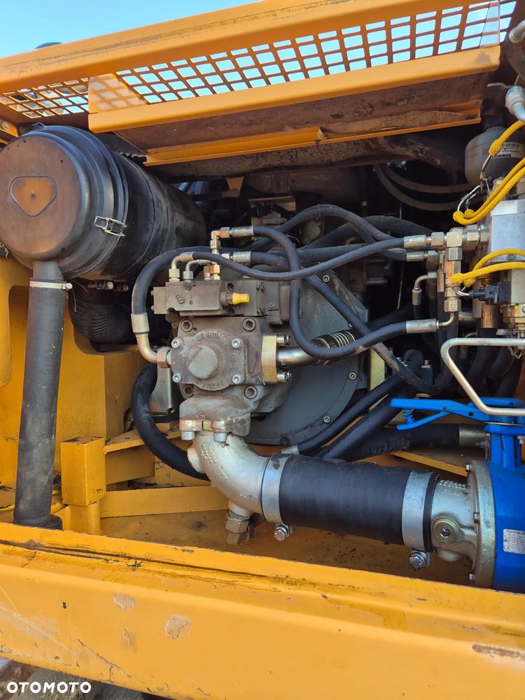 Liebherr A904 - 7