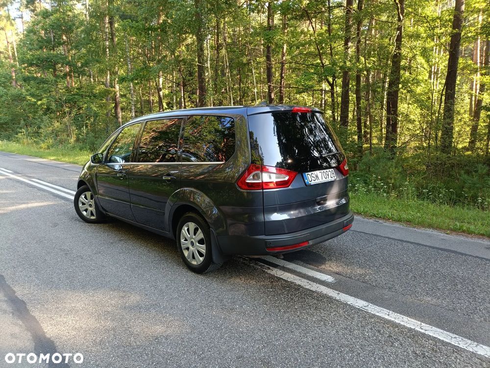 Ford Galaxy 2.0 TDCi Ghia - 24