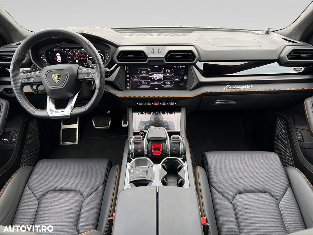 Lamborghini URUS - 11
