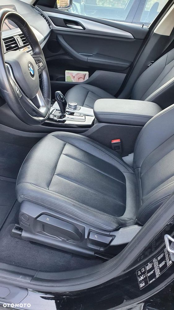 BMW X3 xDrive20d Advantage - 30
