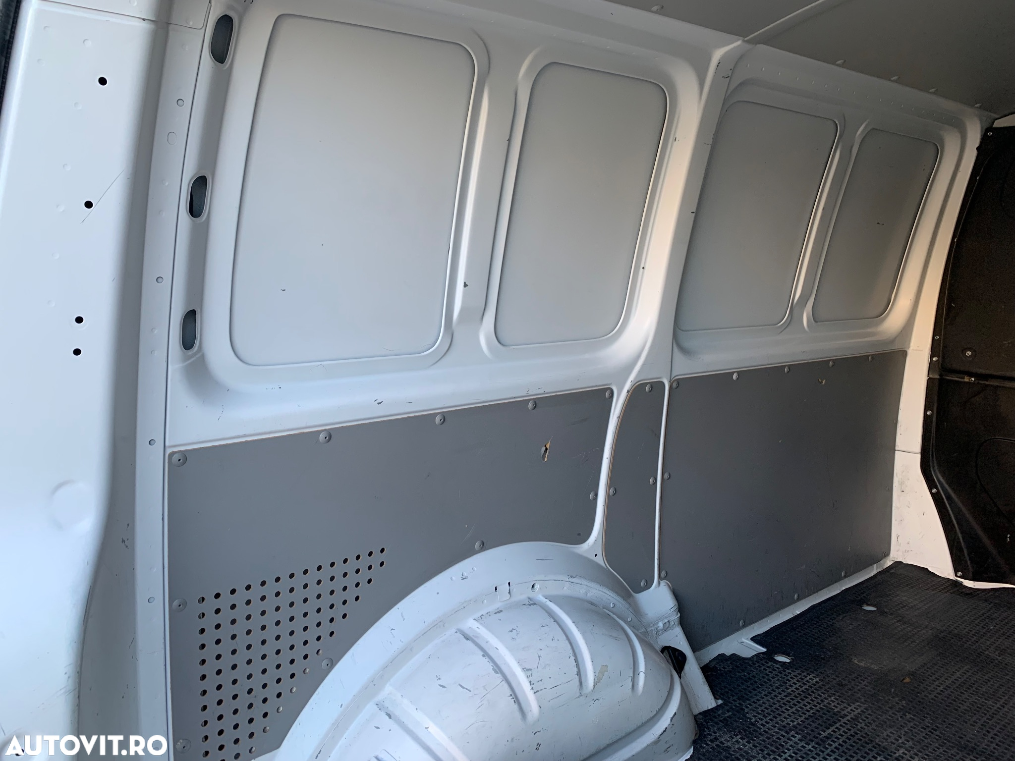 Volkswagen Transporter Kombi T6 2.0 TDI 84 kW KR - 23