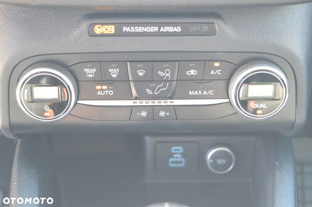 Ford Kuga 1.5 EcoBoost FWD Titanium - 20