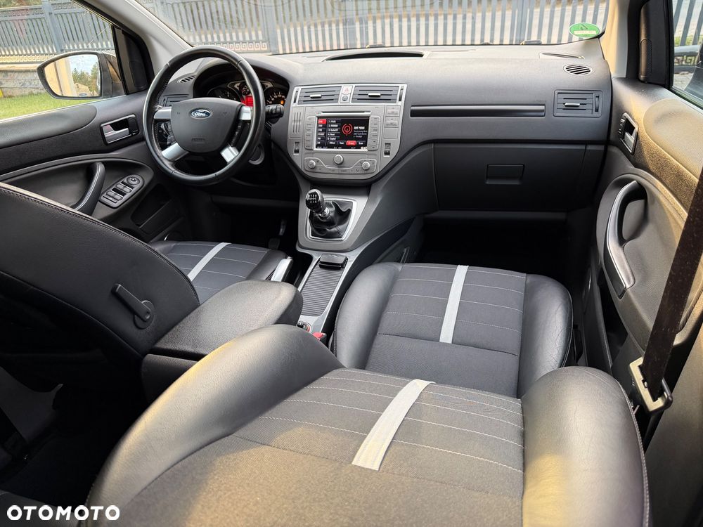 Ford Kuga 2.0 TDCi 4x4 Titanium - 22