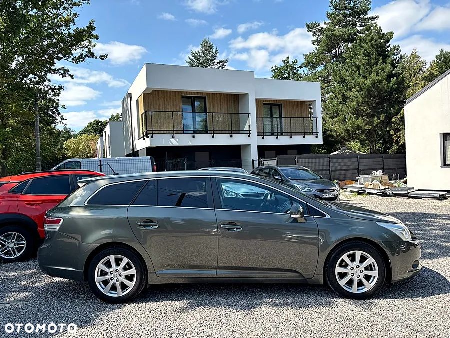 Toyota Avensis 2.0 D-4D Sol plus+NAVI - 4