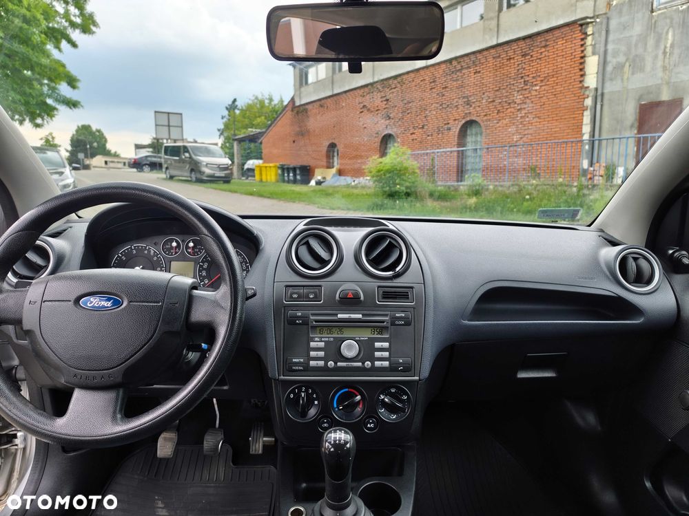 Ford Inny - 7