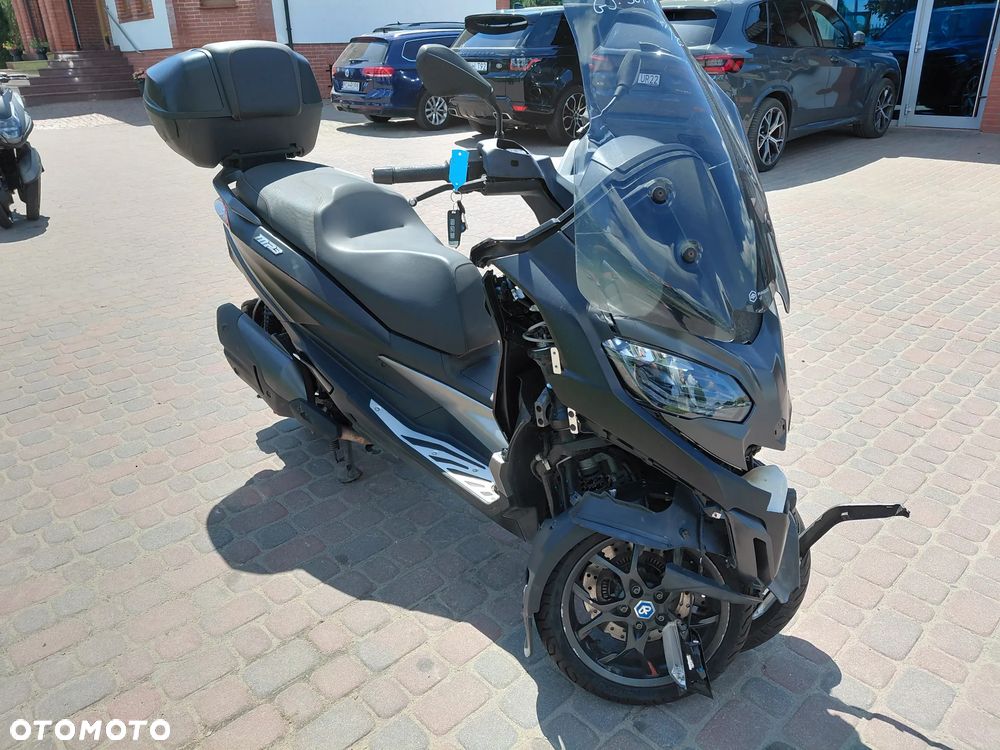 Piaggio MP-3 - 7