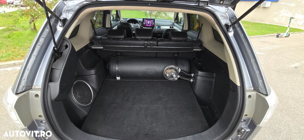 Mitsubishi Outlander - 19