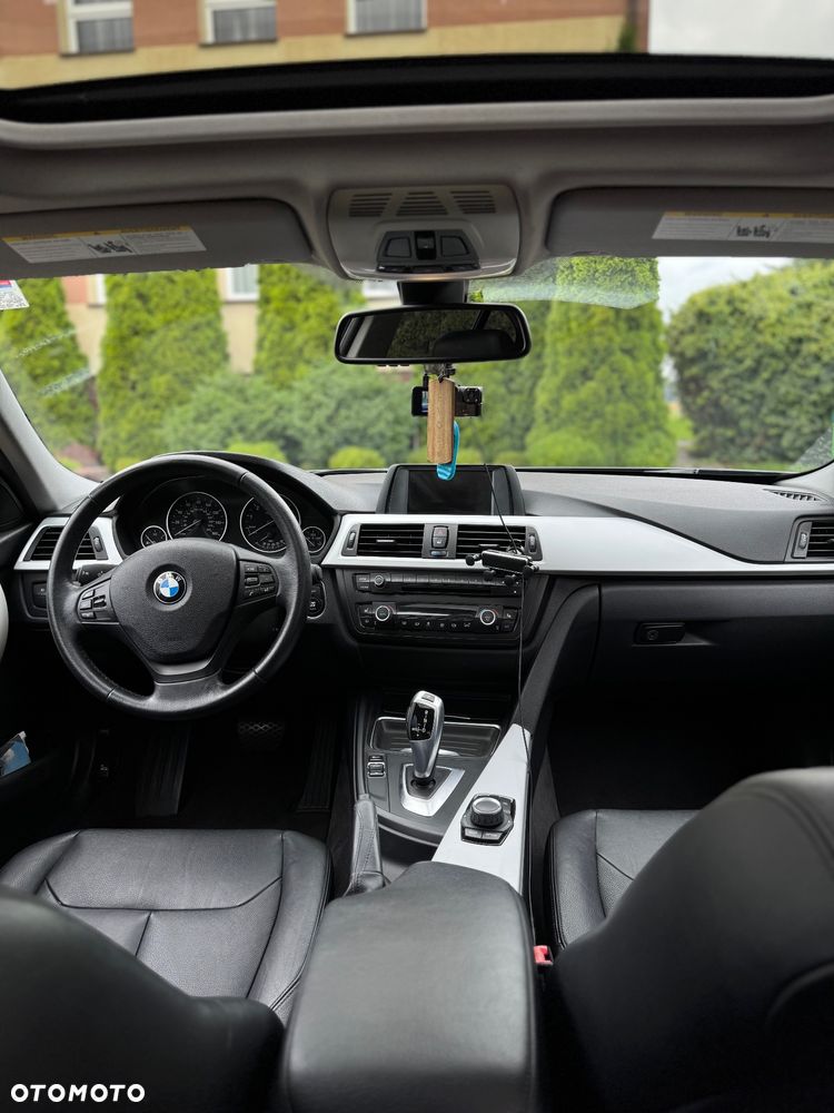 BMW Seria 3 328i - 21