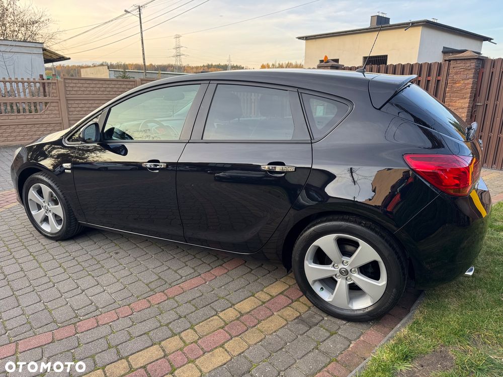 Opel Astra 1.4 Turbo Edition - 10