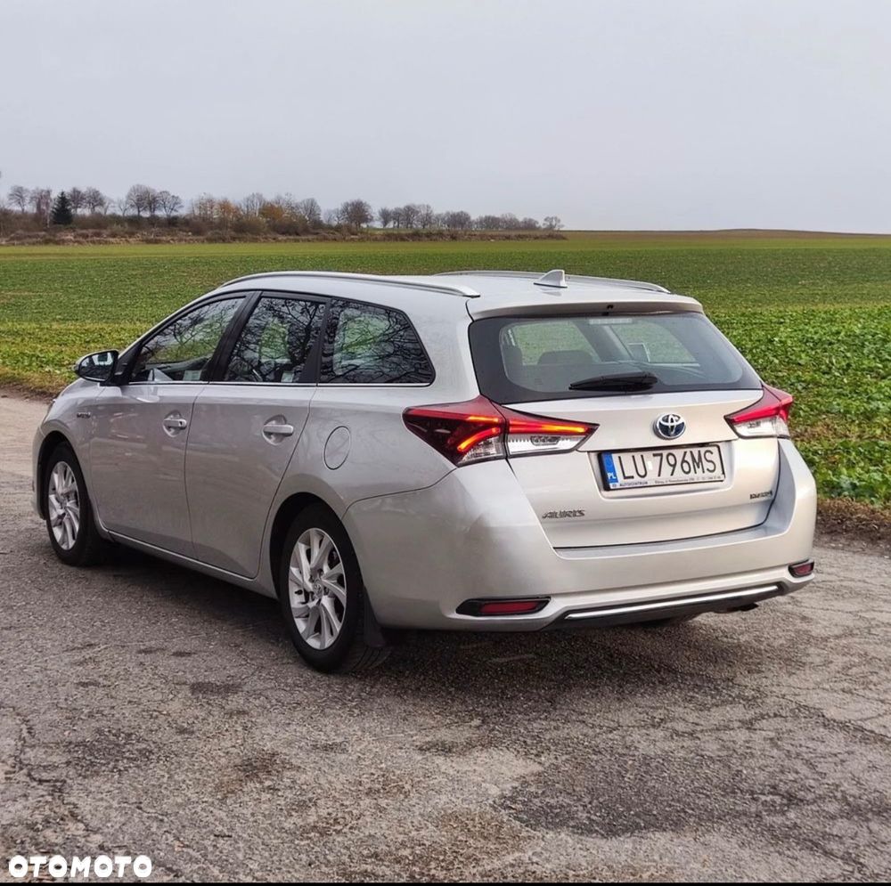 Toyota Auris Hybrid 135 Active - 3