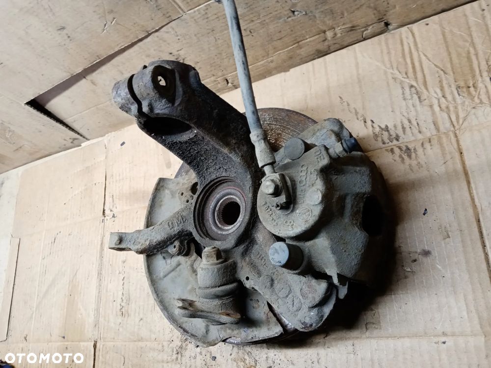 Zwrotnica piasta lewy przód kompletna VW New Beetle 2.0 - 6