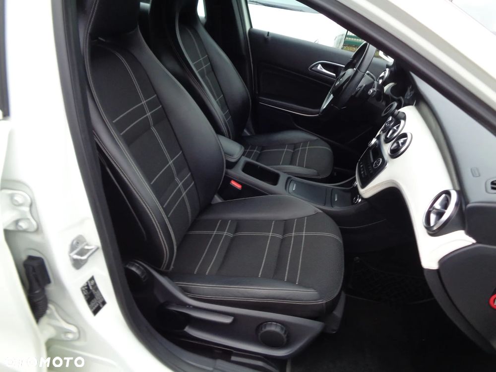 Mercedes-Benz Klasa A 180 7G-DCT Activity Edition - 17