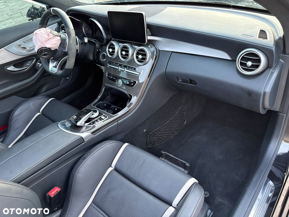 Mercedes-Benz Klasa C AMG 63 S - 11
