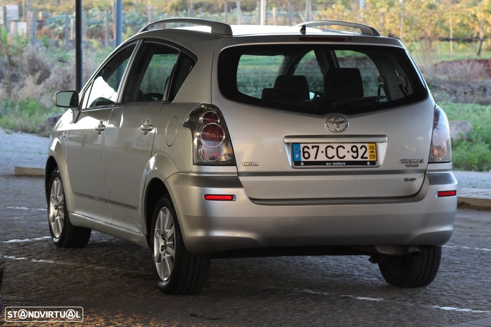 Toyota Corolla Verso 2.2 D-4D Sol - 9