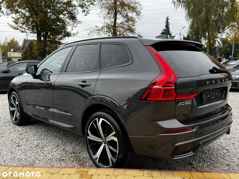 Volvo XC 60 B4 D AWD Plus Dark - 14