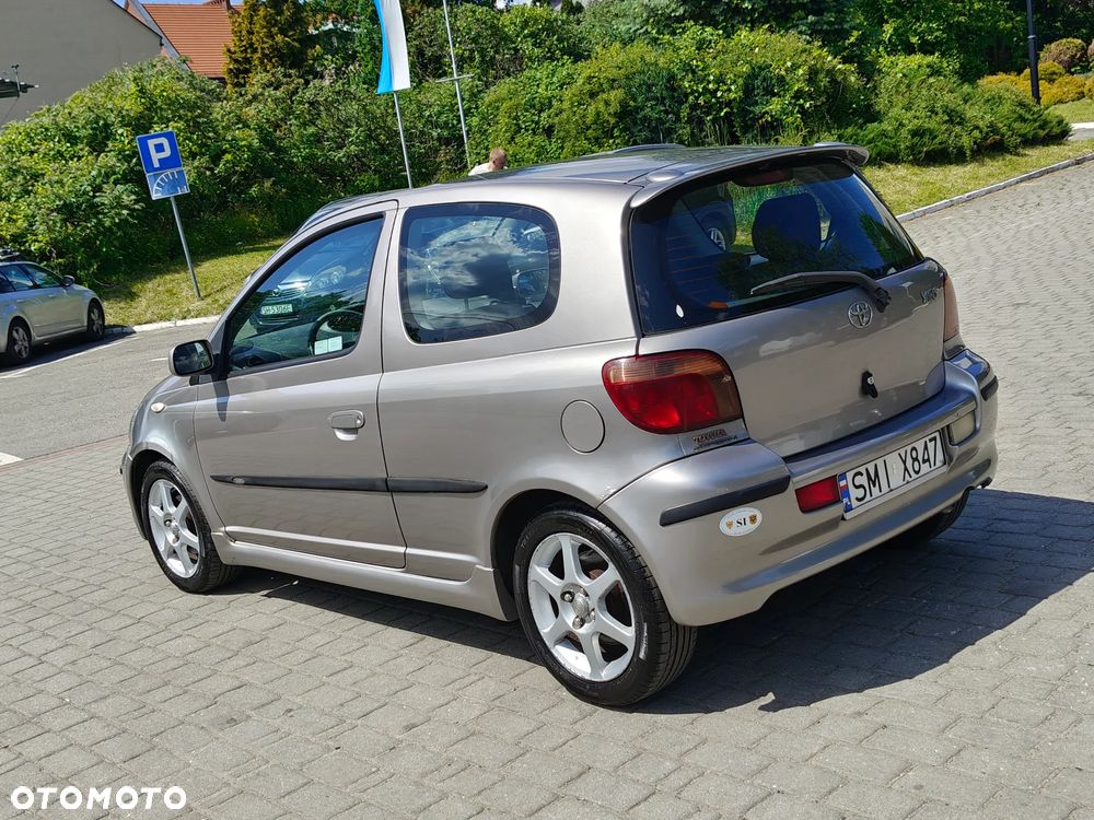 Toyota Yaris - 12