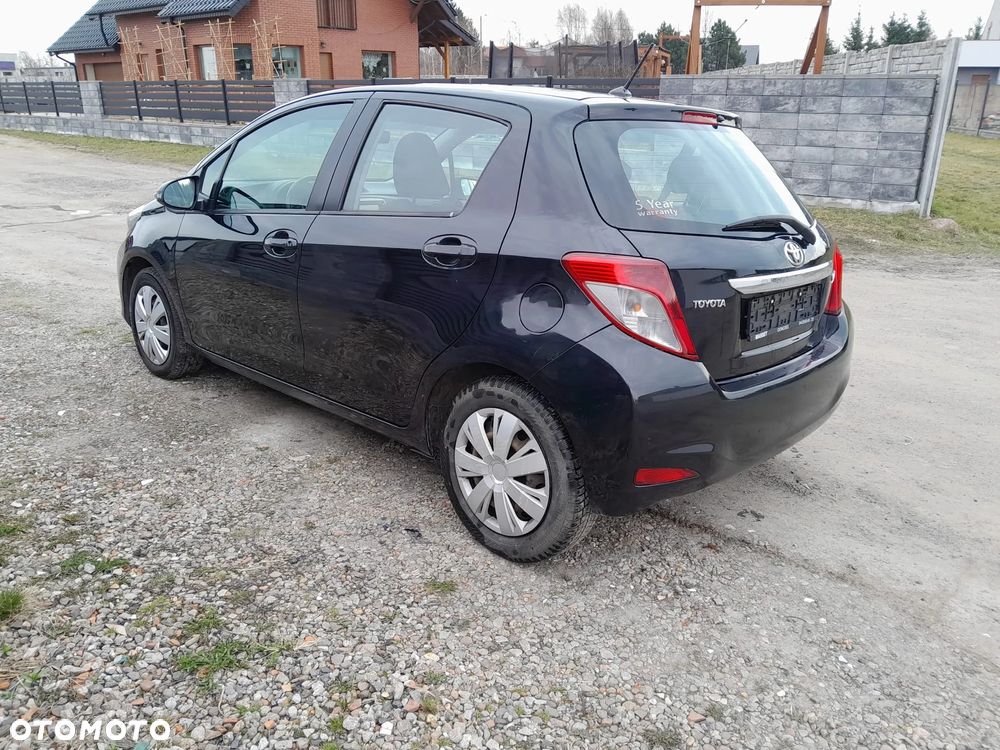 Toyota Yaris 1.33 VVT-i Lounge - 4