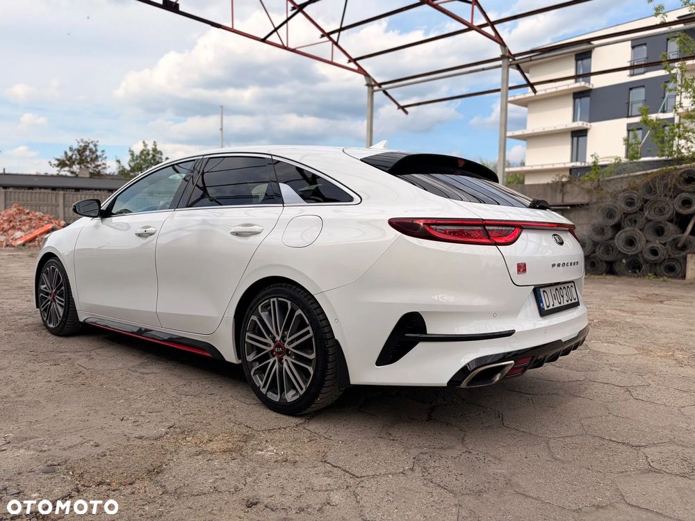 Kia ProCeed - 8