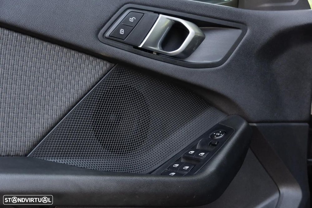 BMW 116 d Line Luxury - 40