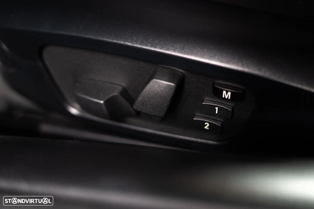 BMW M3 Auto - 25