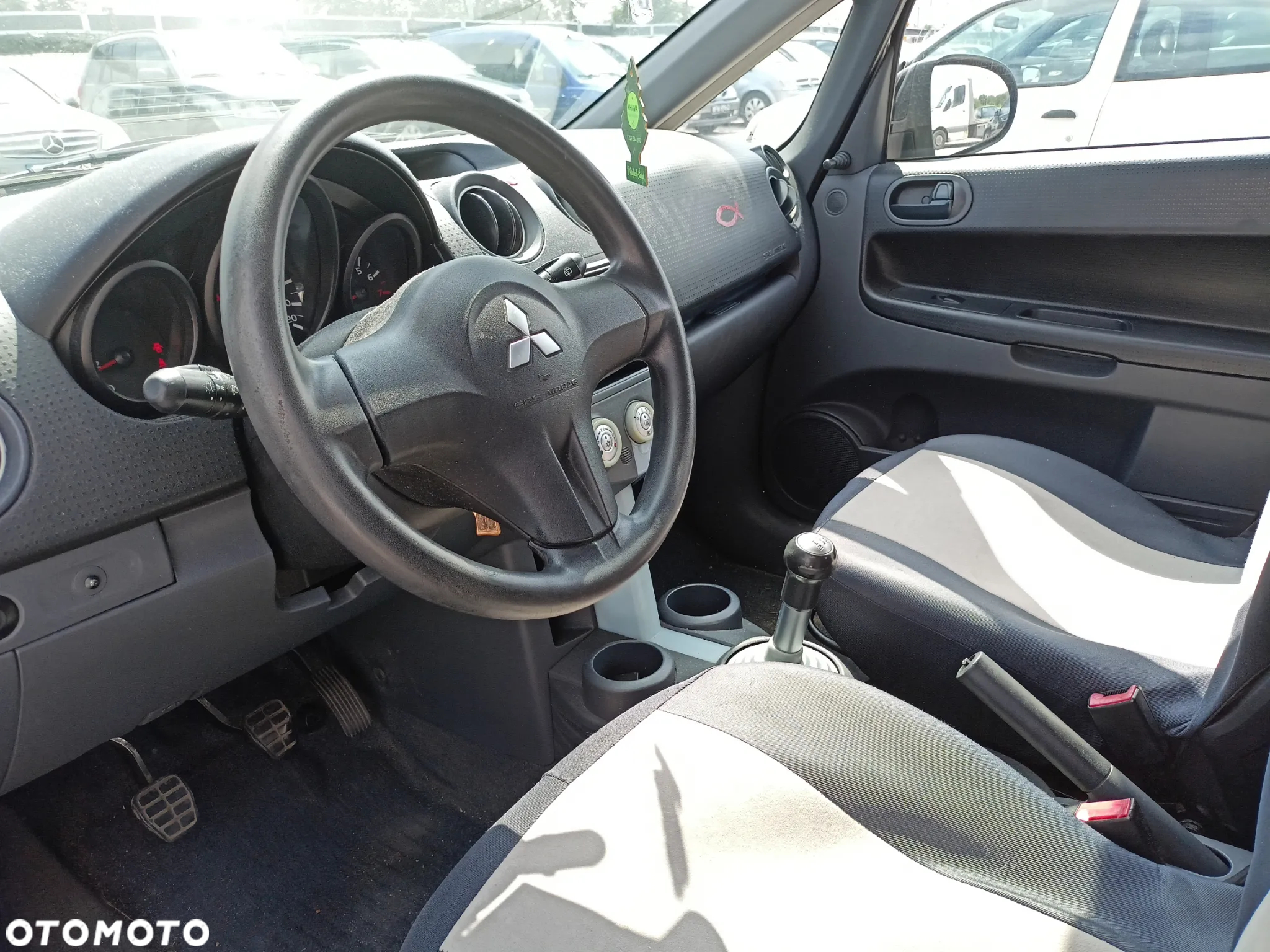 Mitsubishi Colt - 7