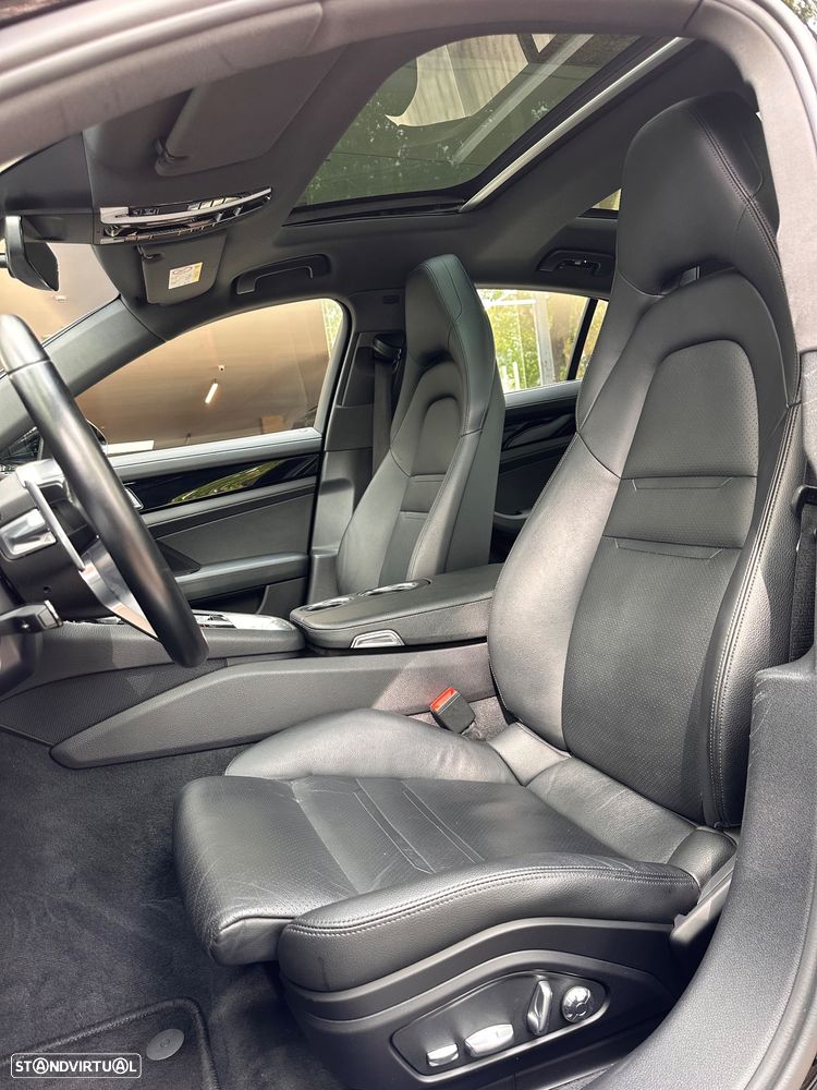 Porsche Panamera 4 S - 47