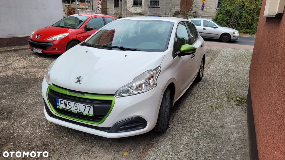 Peugeot 208 - 1