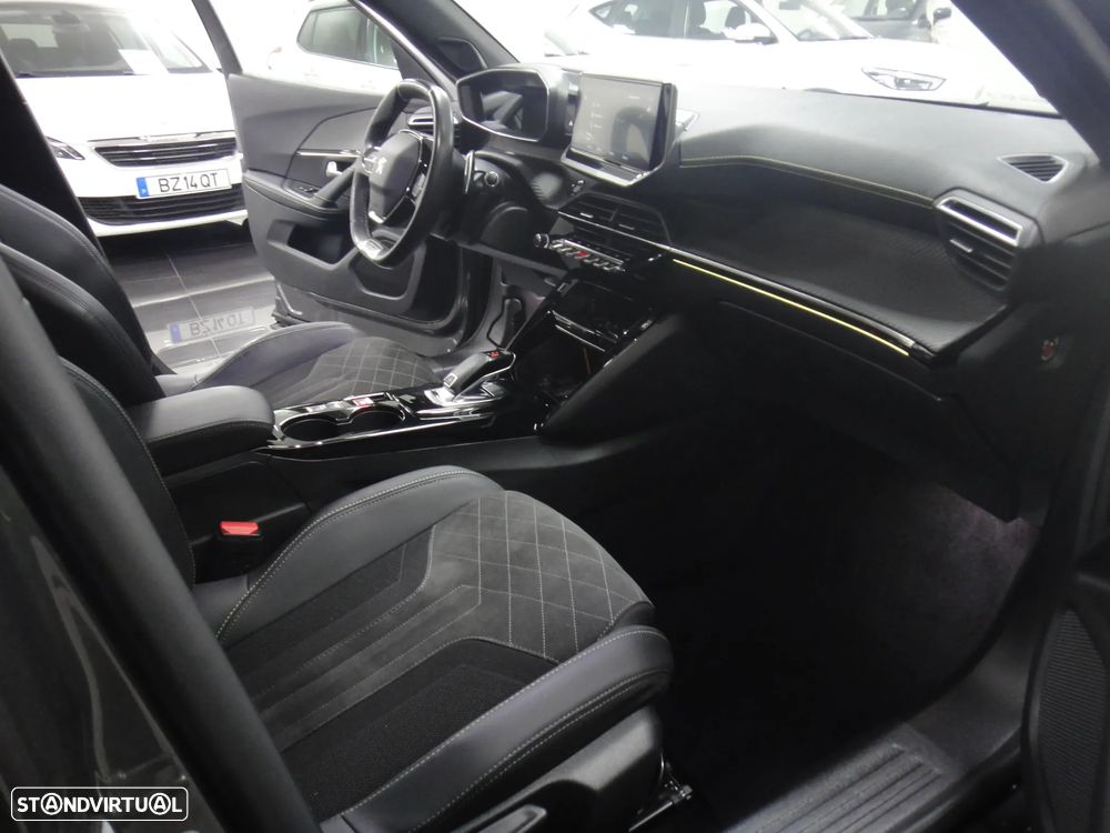 Peugeot 2008 1.2 PureTech GT EAT8 - 18