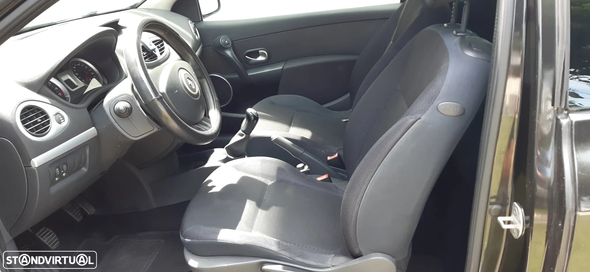 Renault Clio 1.2 16V Confort Dynamique - 4