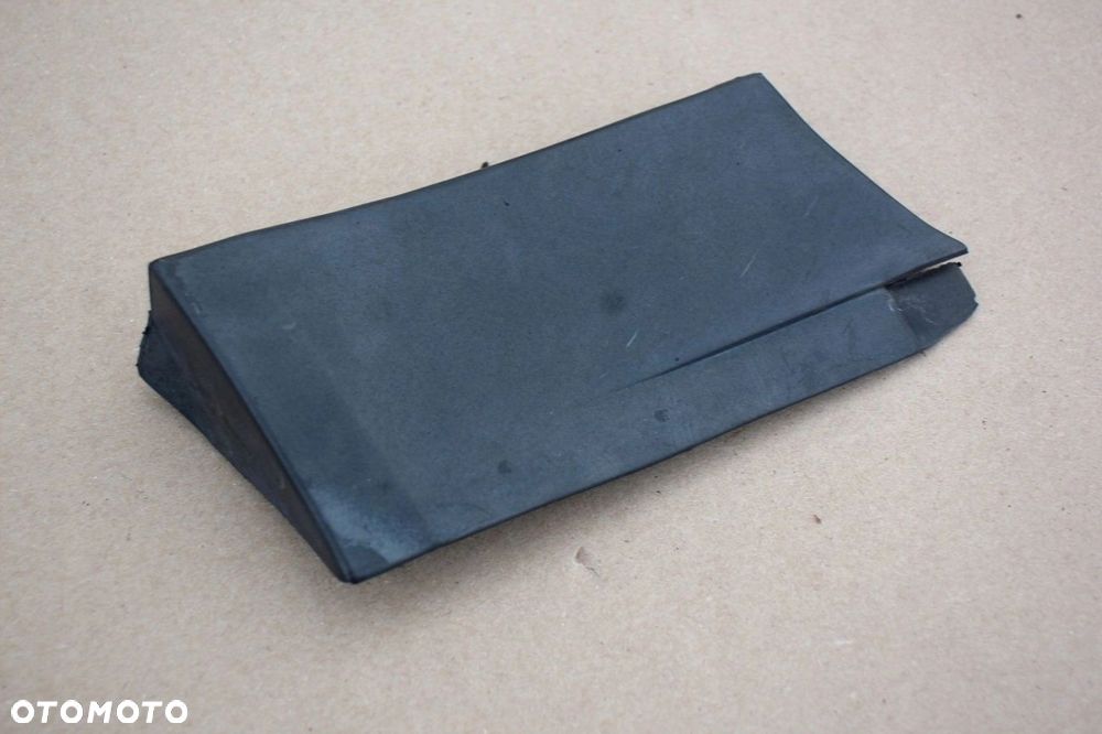 Listwa błotnika przedniego LEWA Audi 100 A6 4A0853989 dolna - 1