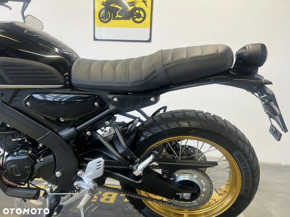 Yamaha XSR - 16