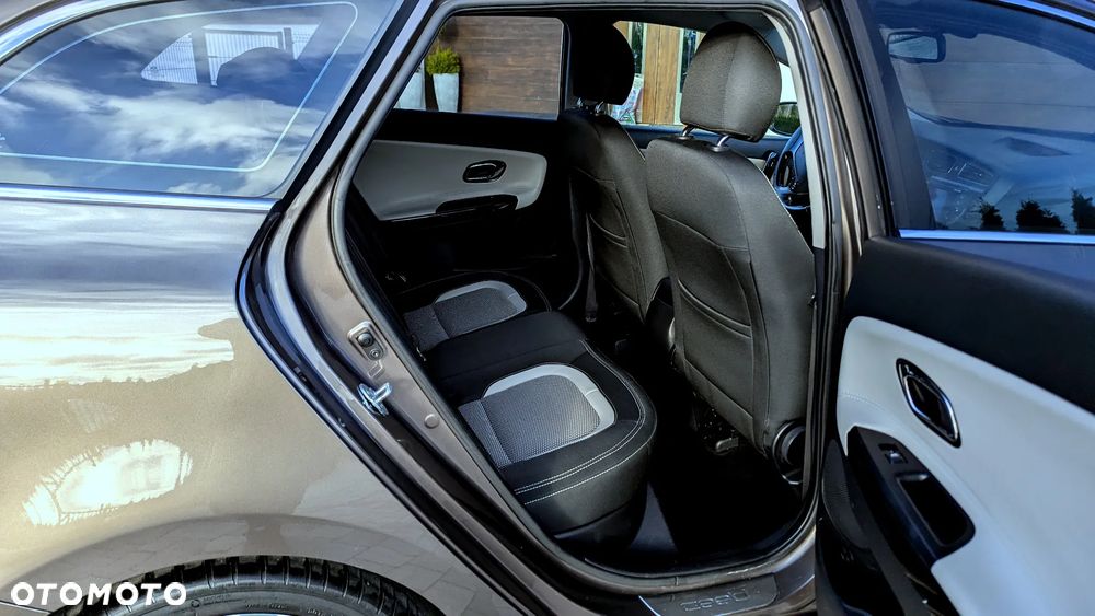 Kia Ceed 1.6 GDI ISG Dream-Team Edition - 11