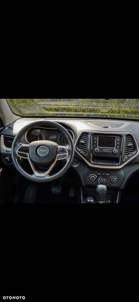 Jeep Cherokee - 10
