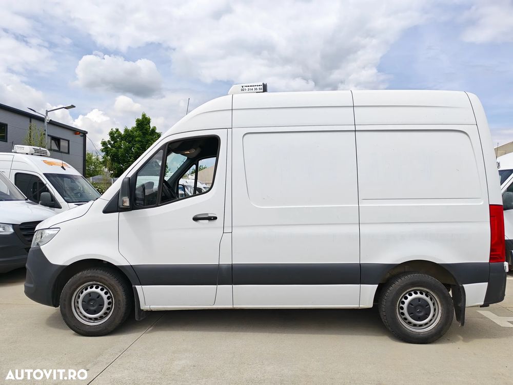 Mercedes-Benz Sprinter - 2
