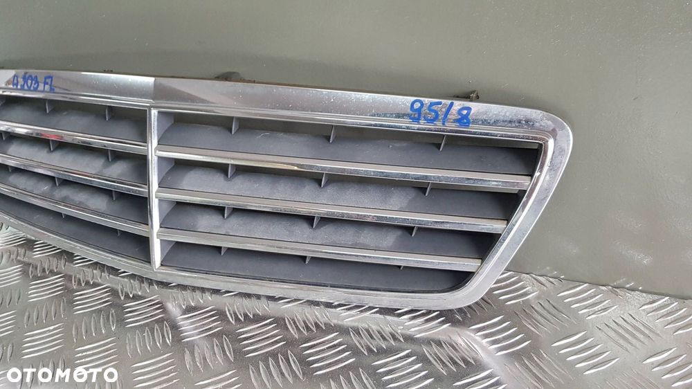 mercedes c - klasa w 203 grill atrapa lift - 3