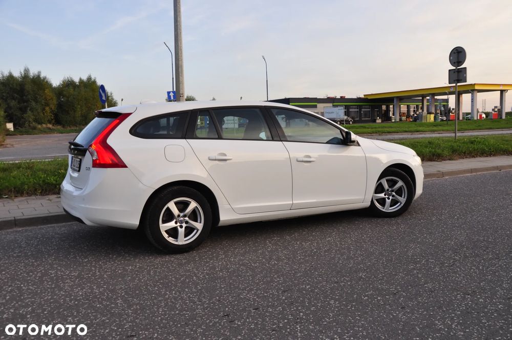 Volvo V60 D3 Summum - 6