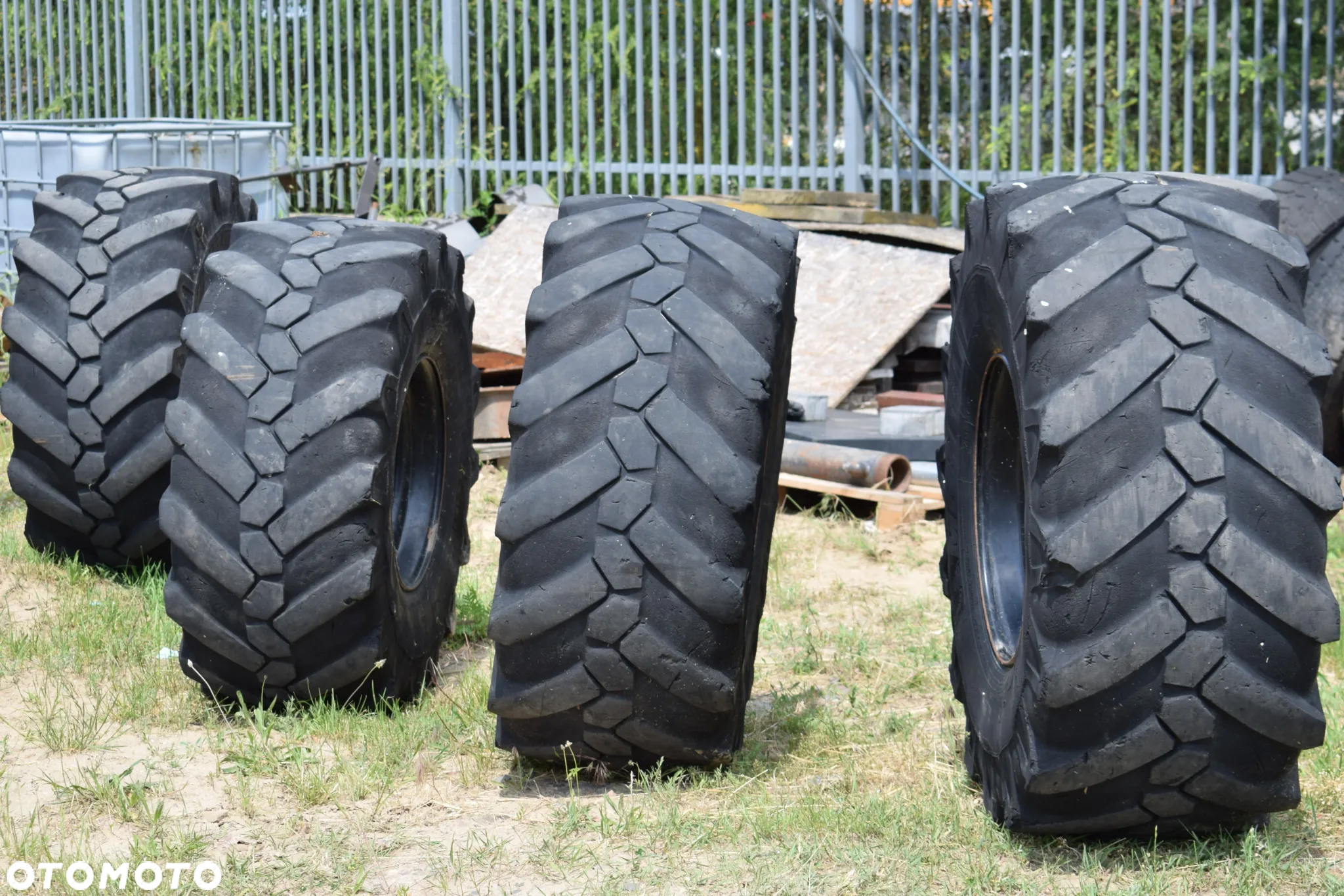 Koła R19 Michelin 18-19.5 do koparki 445/70 R 19.5 - 3
