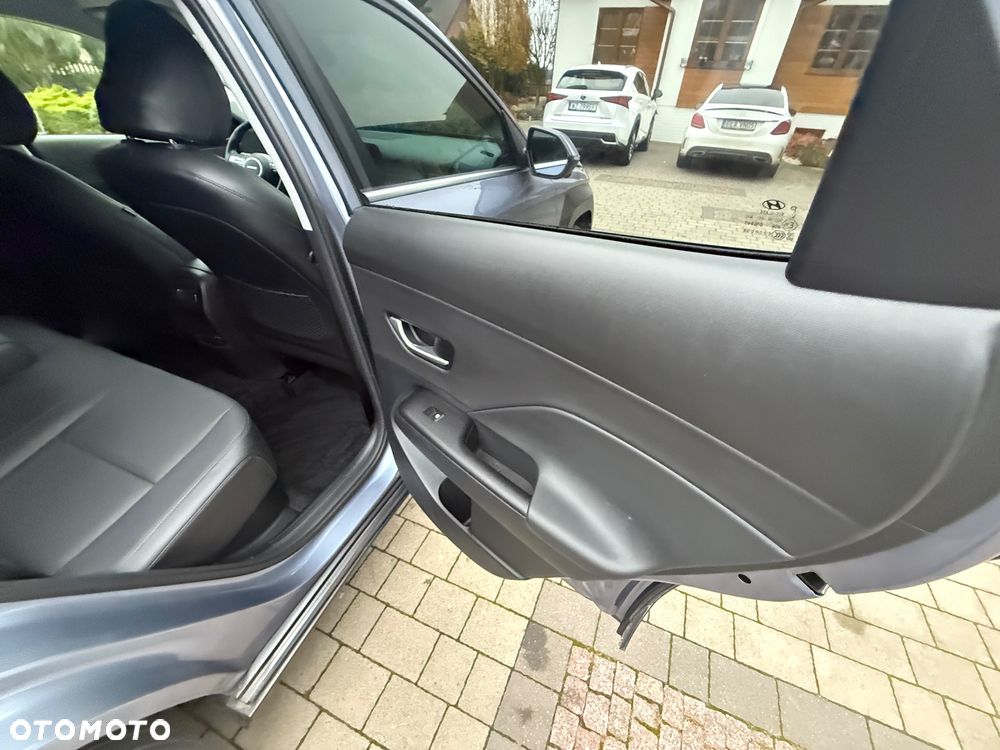 Hyundai Kona 1.6 GDI Hybrid Platinum DCT - 24