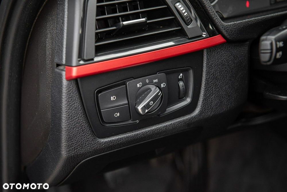 BMW Seria 3 320d Sport Line - 26