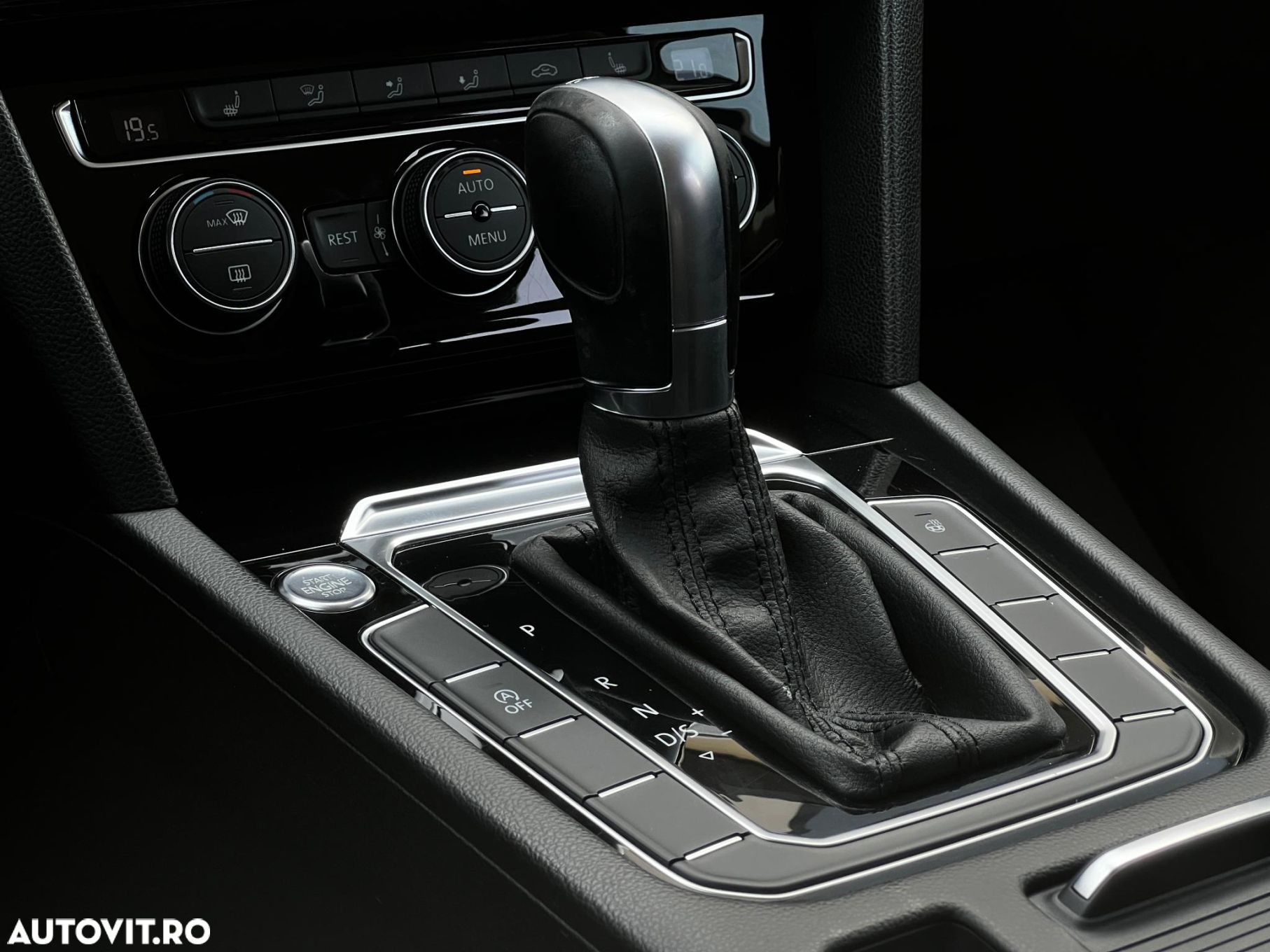 Volkswagen Passat - 12